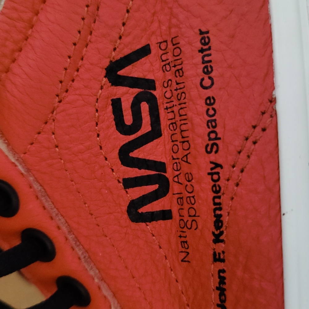 Limited Edition Vans x NASA Firecracker Orange Size 9.5 - Picture 13 of 14
